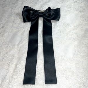 Satin Silk Hair Bow Barrette With Flowing
Tails - Black
7-inch flowing tails